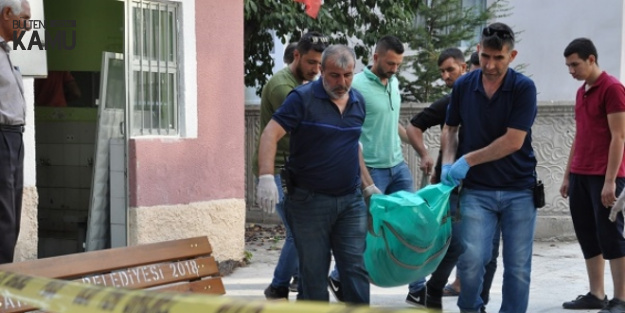 Konya Akşehir'de Bir Genç Cami Tuvaletinde Ölü Bulundu