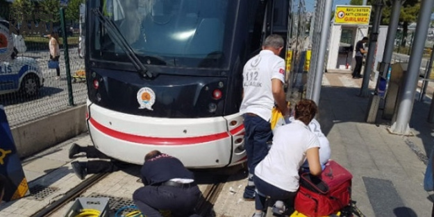 Samsun'da Korkunç Olay! Tramvayın Altında Ölüm-Kalım Savaşı