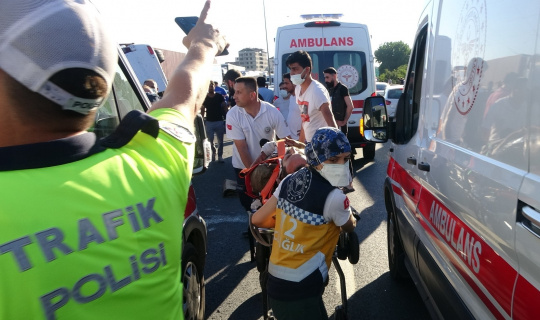 TEM Otoyolu’nda tersane işçilerini taşıyan minibüs ile otomobil çarpıştı: 9 yaralı