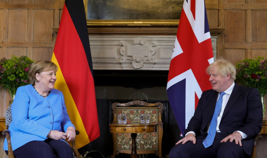 Almanya Başbakanı Merkel’den İngiltere’ye "veda" ziyareti