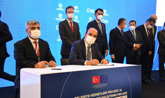 Konya Büyükşehir’e altyapı için 155 milyon lira desteği