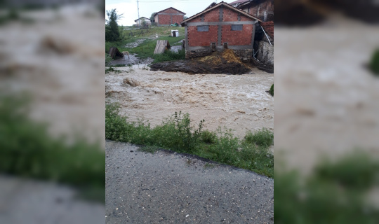 Kastamonu’da sağanak yağış nedeniyle bir köy sular altında kaldı