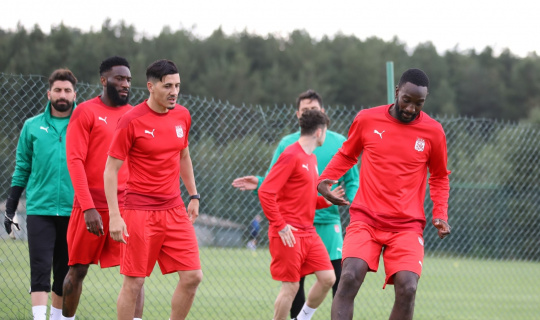 Sivasspor üç idmanla hazırlıklarına devam etti