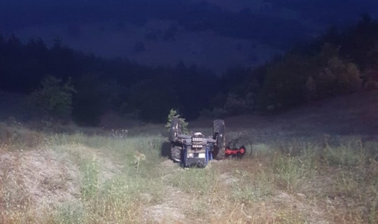 Dursunbey’de traktör devrildi: 1 ölü