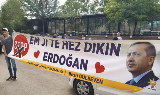 Erdoğan’ın Diyarbakır ziyaretinde açılan destek pankartı ilgi çekti