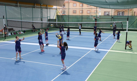 Meram’da yaz spor okulları başladı
