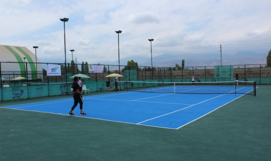 Iğdır’da “Kayısı Cup” tenis turnuvası başladı