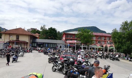 Yüzlerce motorcudan Srebrenitsa kurbanlarının anısına "Motosiklet Maratonu"