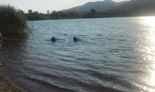Yüzmek için göle giren çocuk boğuldu