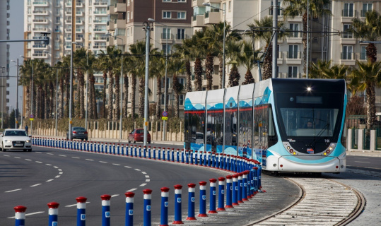 İzmir’in toplu ulaşımı bayramda yüzde 50 indirimli