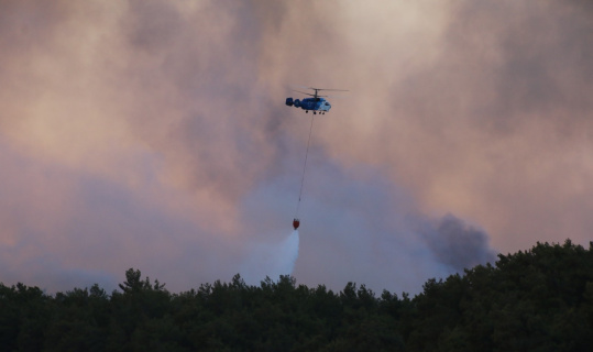 Manavgat’taki orman yangını havadan görüntülendi, gökyüzü dumana büründü