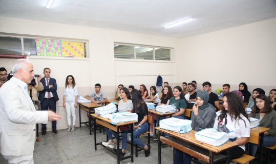 Akdeniz Belediyesinden öğrencilere rehberlik desteği