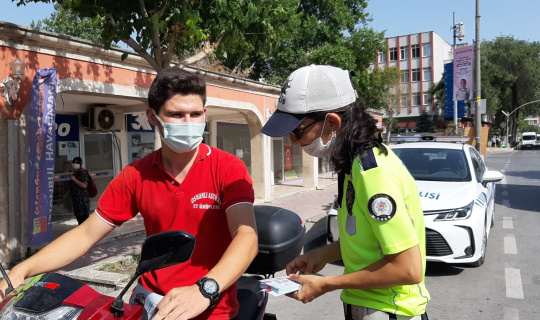 Edirne’de motosiklet sürücülerine “Kaskınla yol ver hayata” sloganıyla denetim
