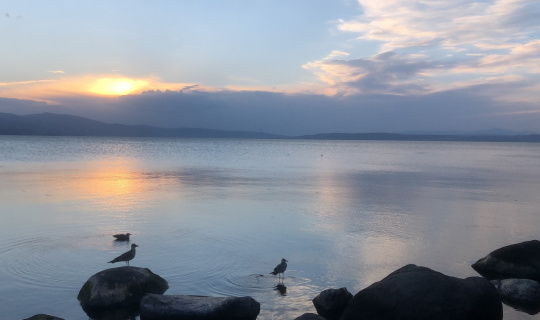 Çıldır Gölü’nde gün batımı bir başka güzel
