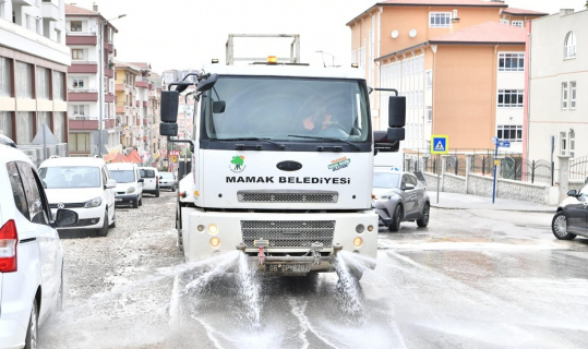 Mamak Belediyesi ilçe genelinde temizlik ve tadilat çalışmalarına devam ediyor