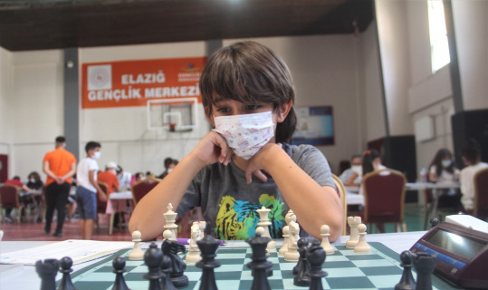 Elazığ’da Türkiye Yıldızlar ve Çocuklar Satranç Turnuvası başladı