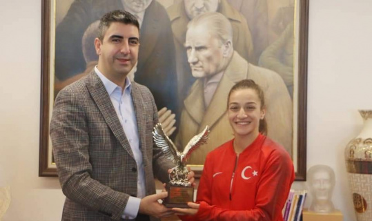Kartal’ın gururu Çakıroğlu’dan olimpiyatlarda gümüş madalya