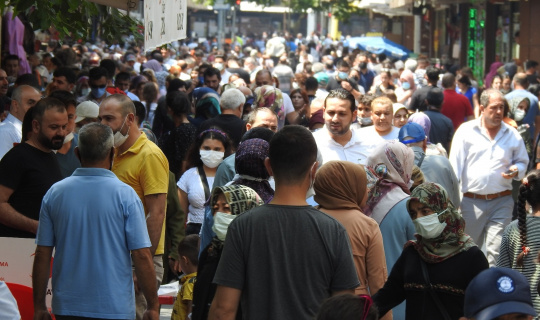 Vaka sayısının arttığı Gaziantep’te caddeler doldu taştı