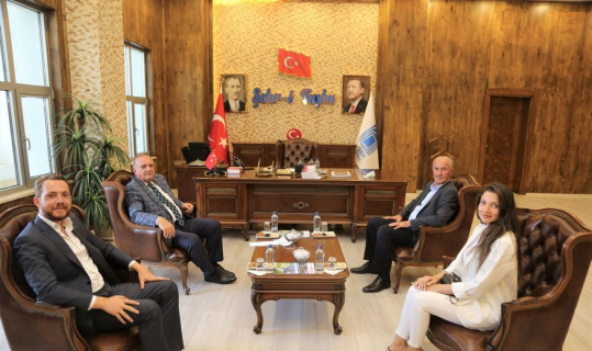 Arhavi Belediye Başkanı Kurdoğlu’ndan Başkan Akman’a teşekkür ziyareti
