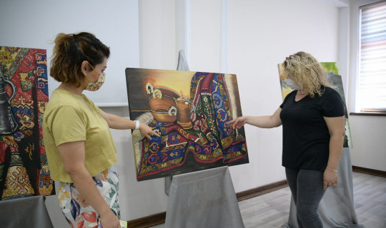 Mamak Belediyesince 20 kursiyerin elinden çıkan 67 eser sanatseverlerin beğenisine sunuldu