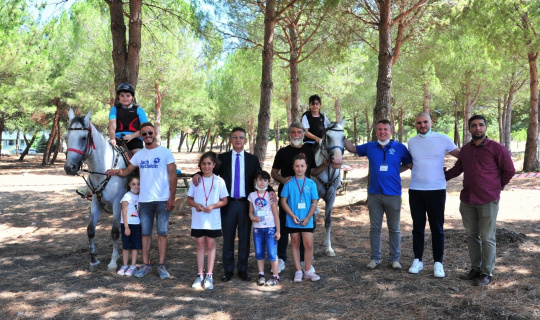 Rektör Prof. Dr. İlter Kuş, BAÜN Spor Kulübü öğrencileriyle buluştu