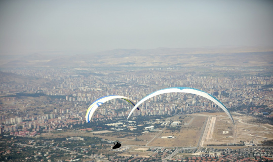 Kayseri’de yamaç paraşütü heyecanı