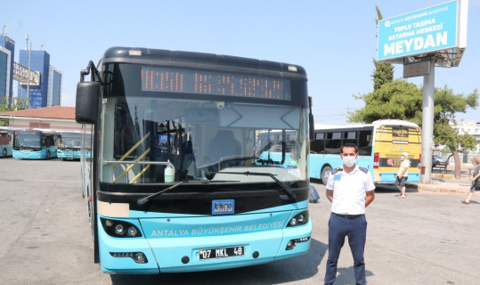 Antalya’da maske takmayan kadının hakaret ve tehditler yağdırdığı otobüs şoförü konuştu
