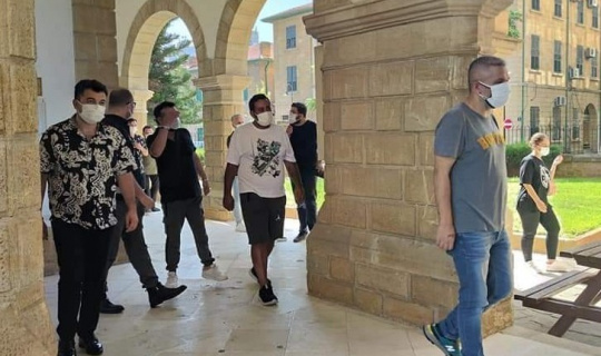 Bülent Ersoy’un ekibi sahte evrak nedeniyle KKTC’de mahkemeye çıktı