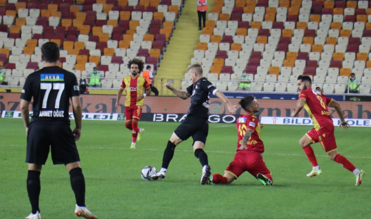 Süper Lig: Yeni Malatyaspor: 0 - DG Sivasspor: 0 (ilk yarı)