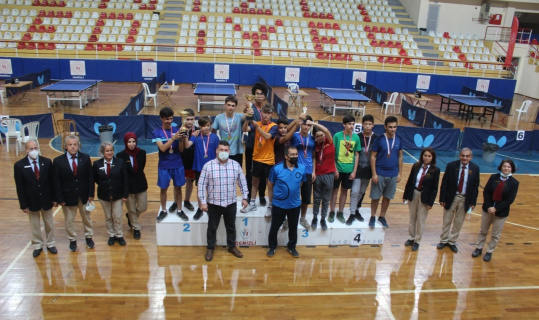 Pamukkale Belediyesi masa tenisi il birinciliğine damga vurdu