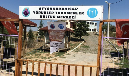 Afyonkarahisar’da Yörükler Türkmenler Kültür Merkezi’ne saldırdılar
