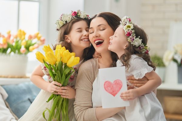 Anneler Gününün İlginç Tarihi: Bakın Anneler Günü İlk Ne Zaman Kutlanmaya Başlandı!