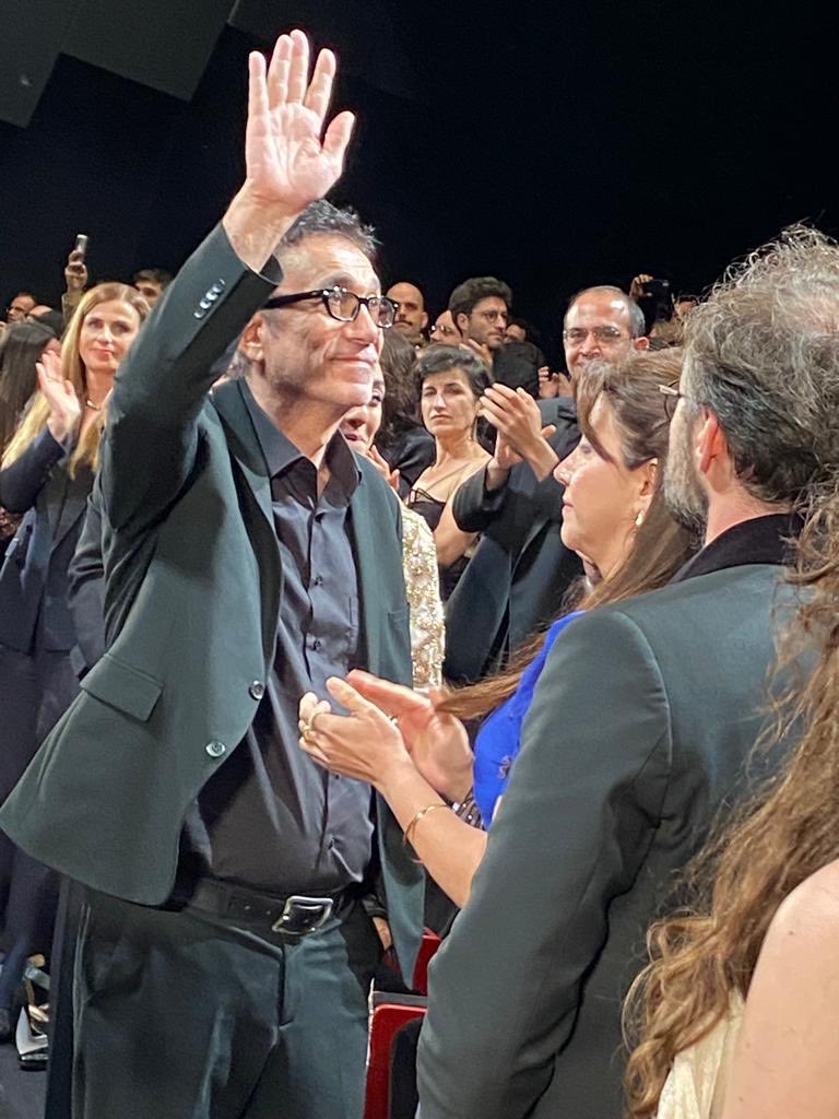 Nuri Bilge Ceylan İmzalı Kuru Otlar Üstüne Cannes Film Festivaline Damgasını Vurdu: Tam 12 Dakika Alkışlandı! Video Haber!