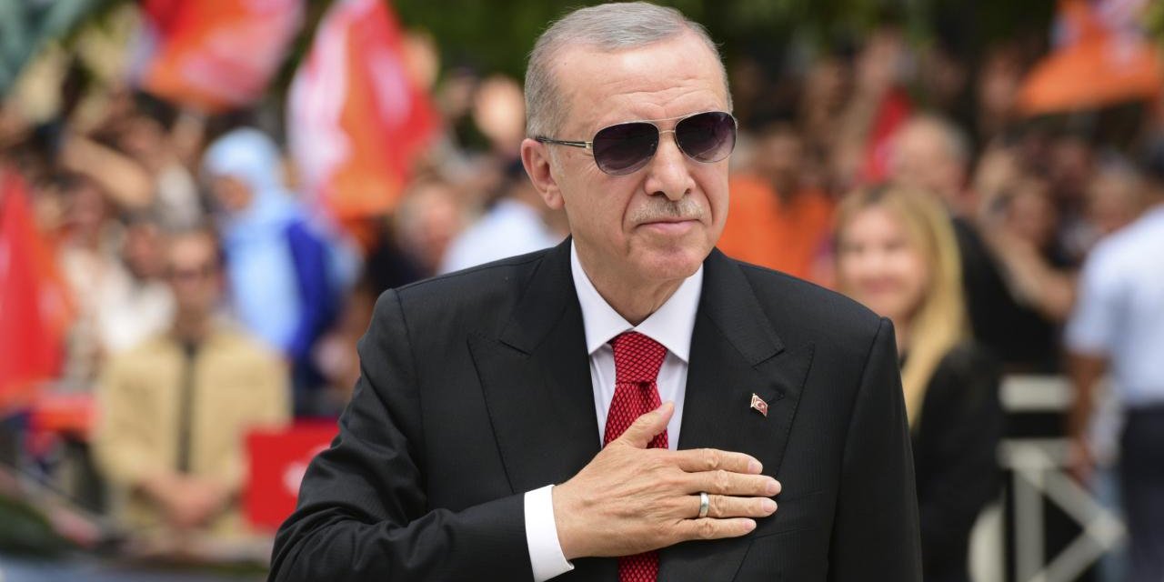 Müjde! Erdoğan, Gençlere Dev Bayram Sürprizi: Her 18-26 Yaş Arasındaki Kişinin Hesabına 1500 TL Para Yatırılacak! İşte Detaylar