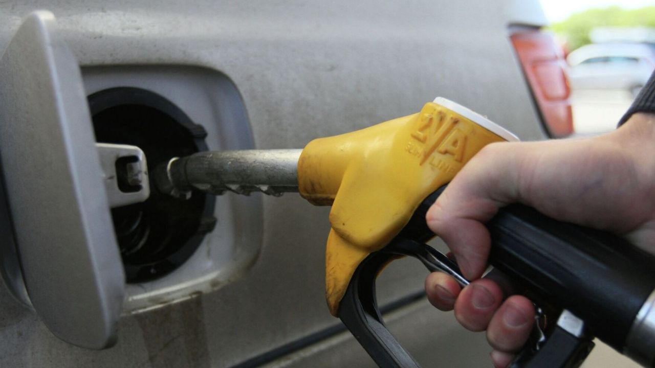 Bayram öncesi kötü haber! Araç sahipleri zamma isyan edecek: Benzin, motorin, LPG fiyatlarına çifte zam