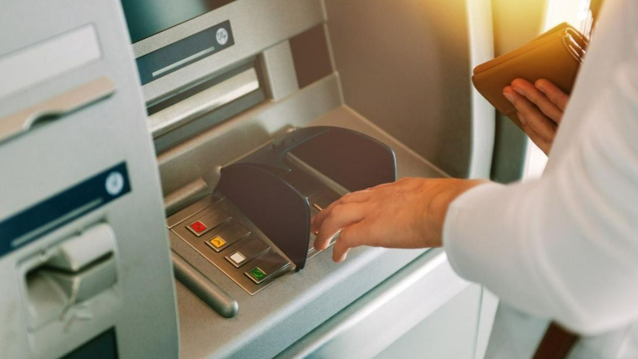 ATM'den para çekmek isterken tüm paranız uçabilir! Bu detayı bilmeyenler yandı