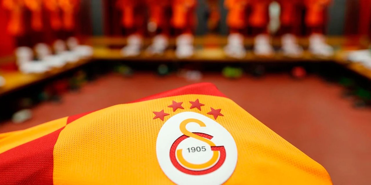Kimse Tahmin Edemezdi: Galatasaray'da Şok Bir Ayrılık! Tarihi Bir An, 12 Yılın İlk Transferi!