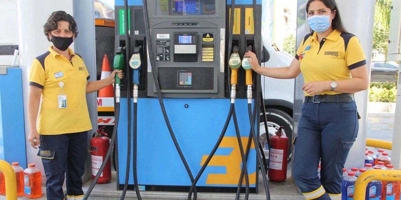 Öngörü Tutmadı: Benzin Fiyatı Beklenen Sınırı Aştı! Gece Yarısından İtibaren Büyük Bir Zam Yansıtıldı
