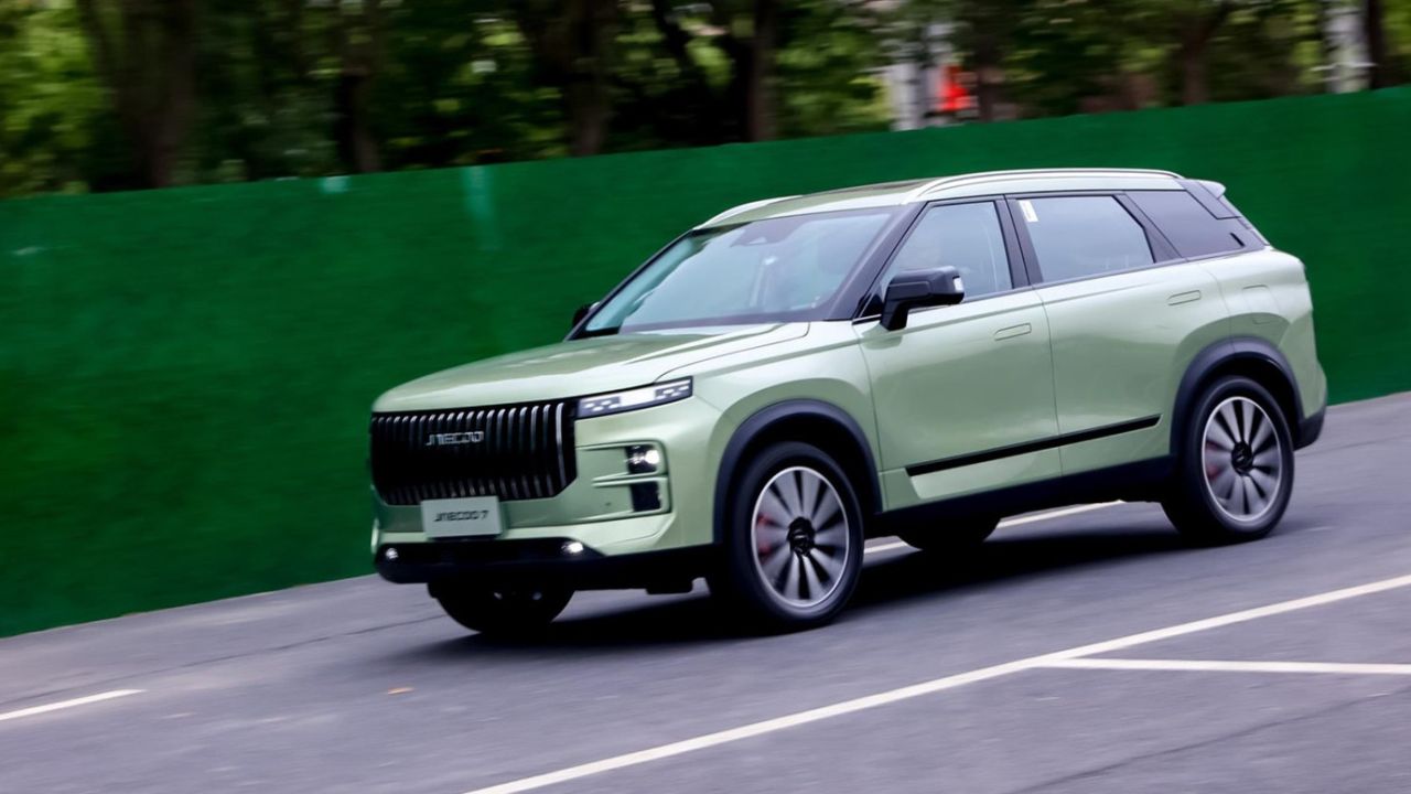 Range Rover'ı tahtından eden araba! Ucuz ve göz kamaştırıyor: Dünyanın gözü onda
