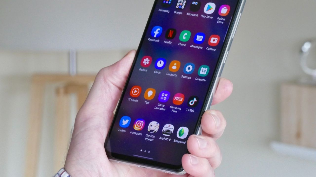 Telefon almak isteyenler a101'e koşacak! Samsung Galaxy A52 indirimli fiyatıyla satışa çıkıyor