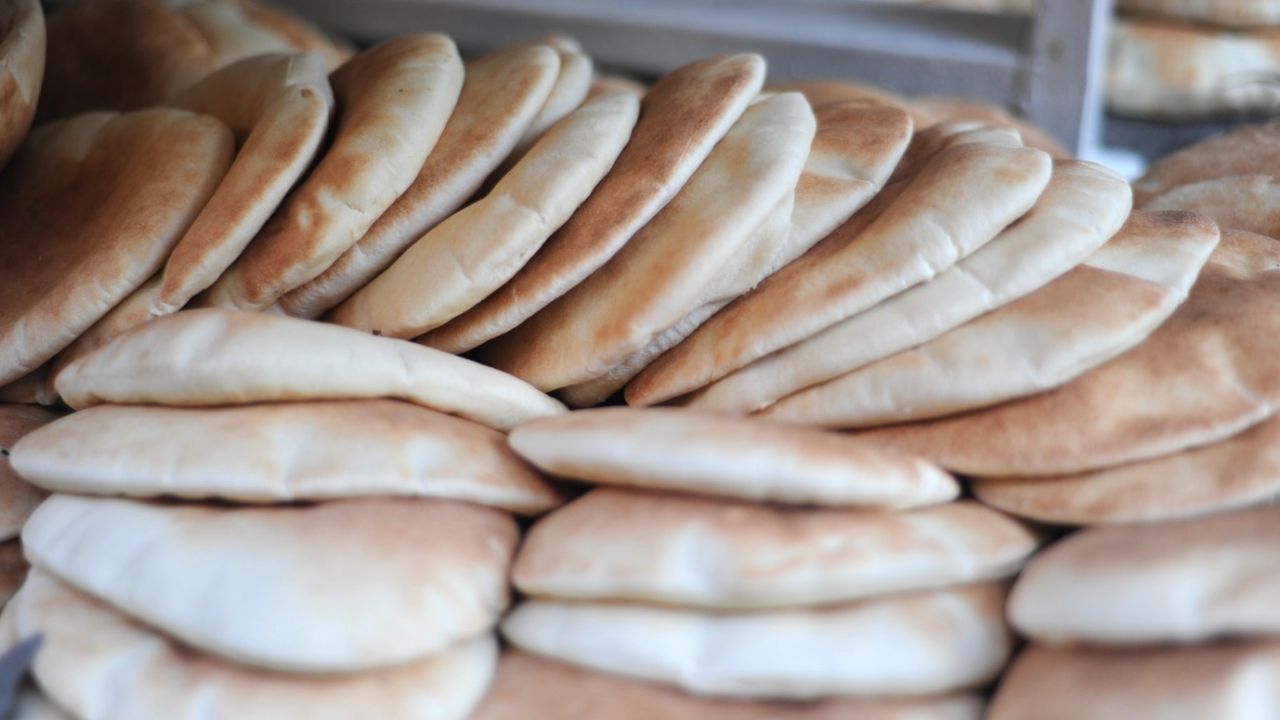 Herkes sizden tarifini isteyecek! 5 dakikada şipşak hazır bulut gibi kabarık ekmek tarifi: Evdeki 7 malzemeyle lezzet şöleni