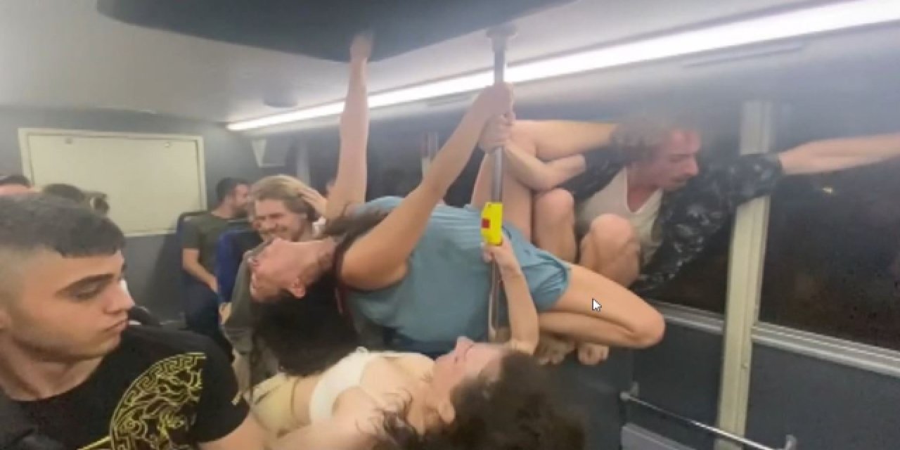 İETT Otobüsünde Dans Eden Grup Sosyal Medyada Gündem Oldu! İşte o anlar