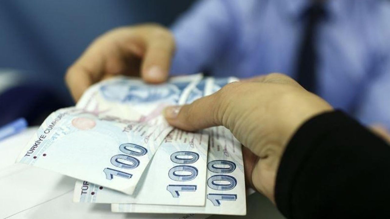 Halkbank nakit derdini bitiriyor! Başvuranlara hemen hazır 50.000 TL ihtiyaç kredisi verecek