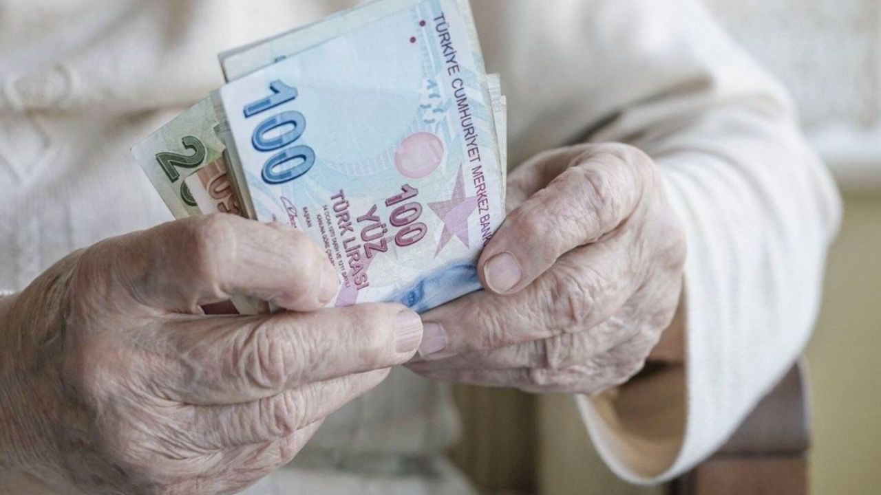 Emekli maaşlarında zam pazarlığı değişti! İşte kuruşu kuruşuna hesaplanan yeni maaşlar