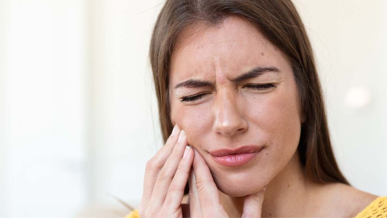 20'lik diş ağrısını ilaçsız geçiren formül! Bu yöntemler ağrıyı bıçak gibi kesiyor