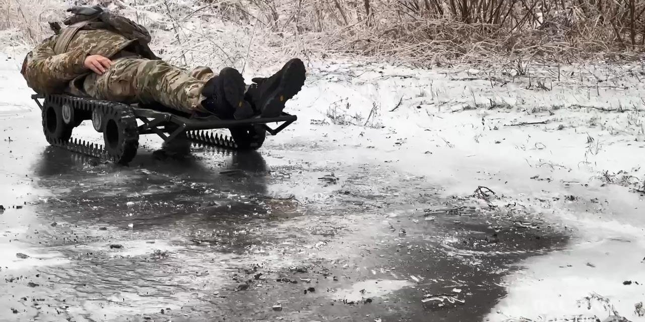 Ukrayna Ordusunun Yenilikçi Hamlesi: Kayıpları Önlemek İçin 'Elektronik Sedye' Devri Başlıyor!