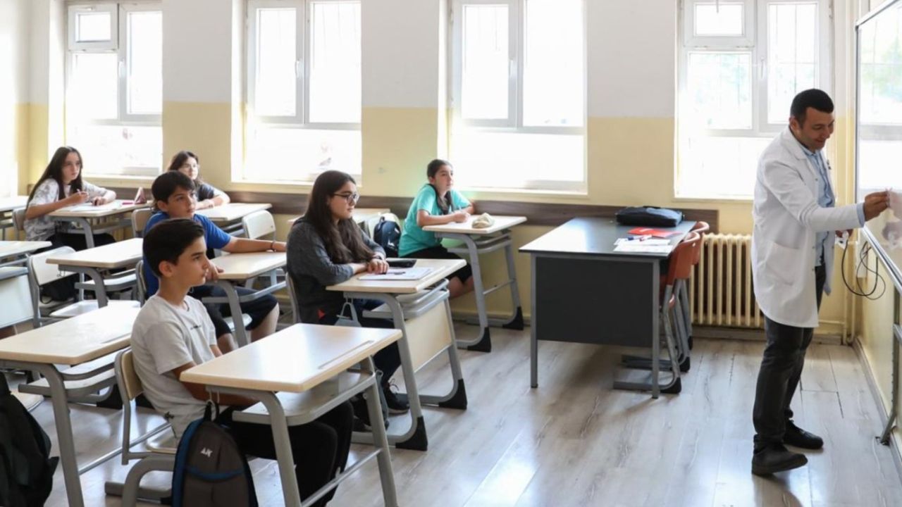 Türkiye'nin Dört Bir Yanındaki Okullara Önemli Mesaj! İlkokuldan Liseye... Açılış Tarihi Belli Oldu mu?