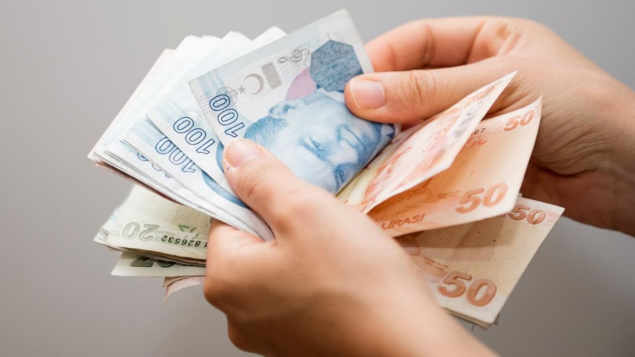 Emekli maaşını ATM'den çekenlere 15.000 TL ek ödeme! O banka haberi uçurdu