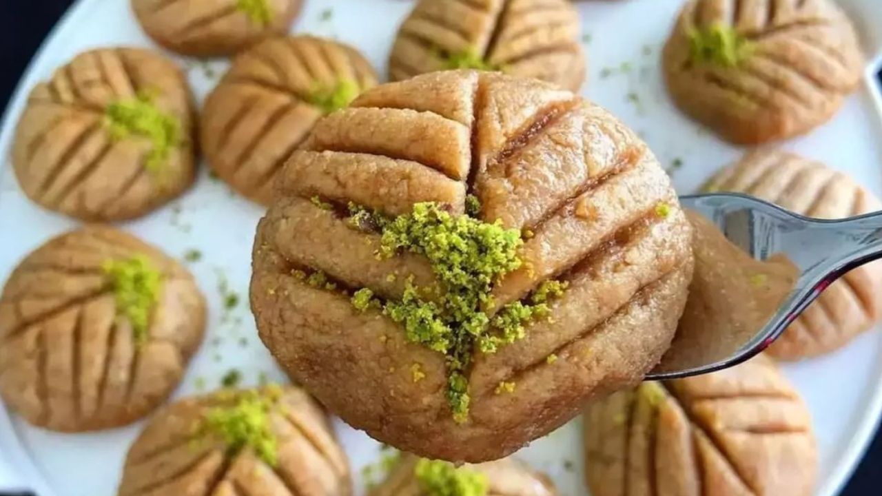 Şipşak hazırlanan istiridye tatlısı tarifi! Ramazan sofralarının vazgeçilmezi olacak
