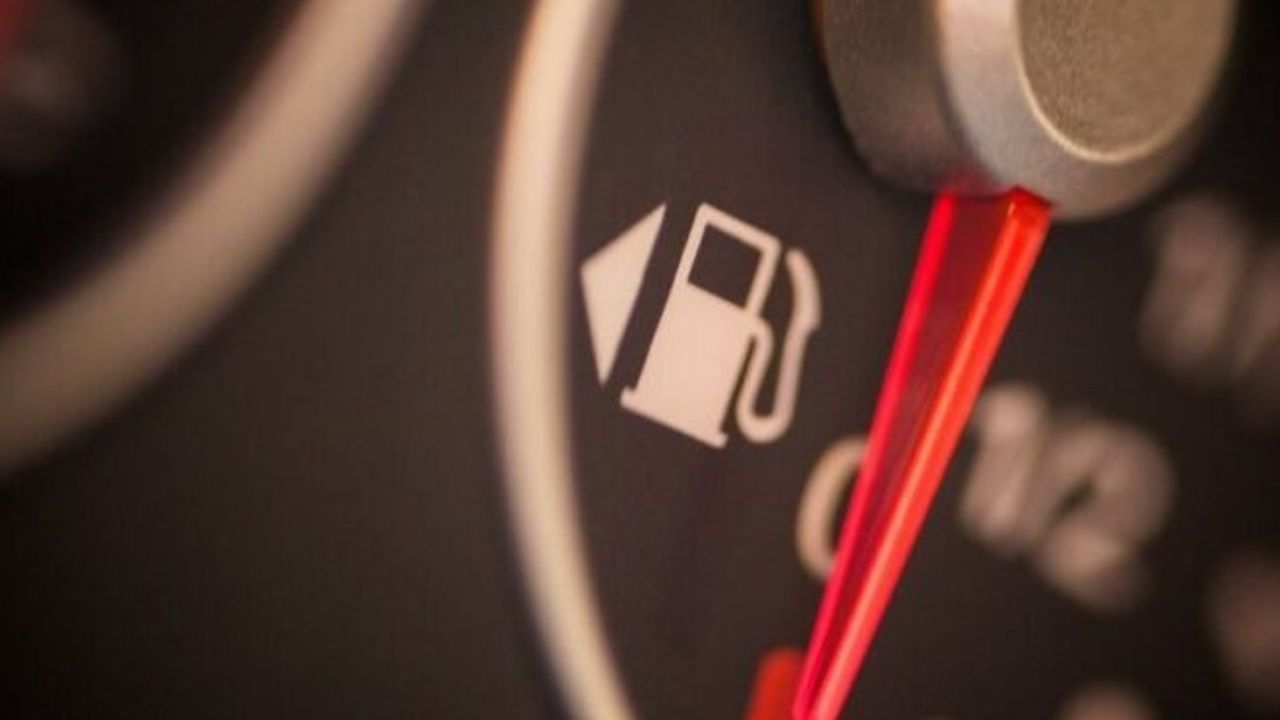 Arabalarda gizlice yakıt yiyen 10 durum! Araç sahiplerinin haberi bile yok